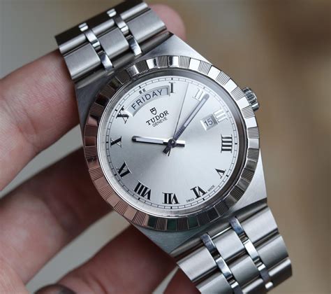 tudor royal 41mm silver.